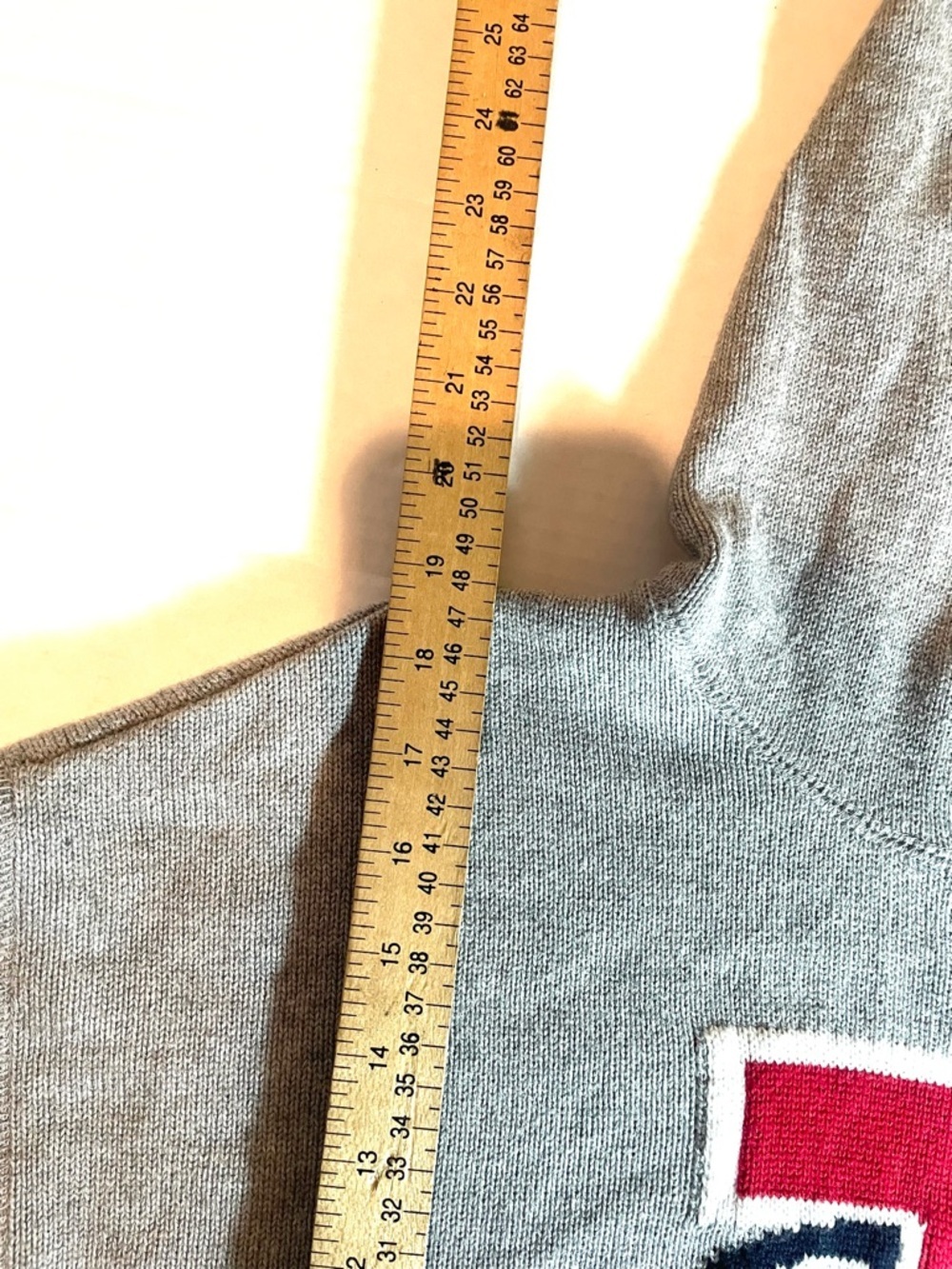 Tommy Hilfiger Gray Hoodie Sweater Cropped Graphic Logo Preppy Streetwear Sz.S - Picture 11 of 11